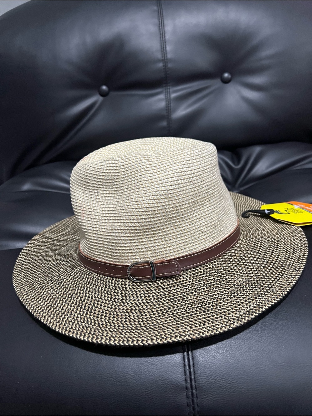 Men’s Two-Tone Straw Fedora with Brown Trim